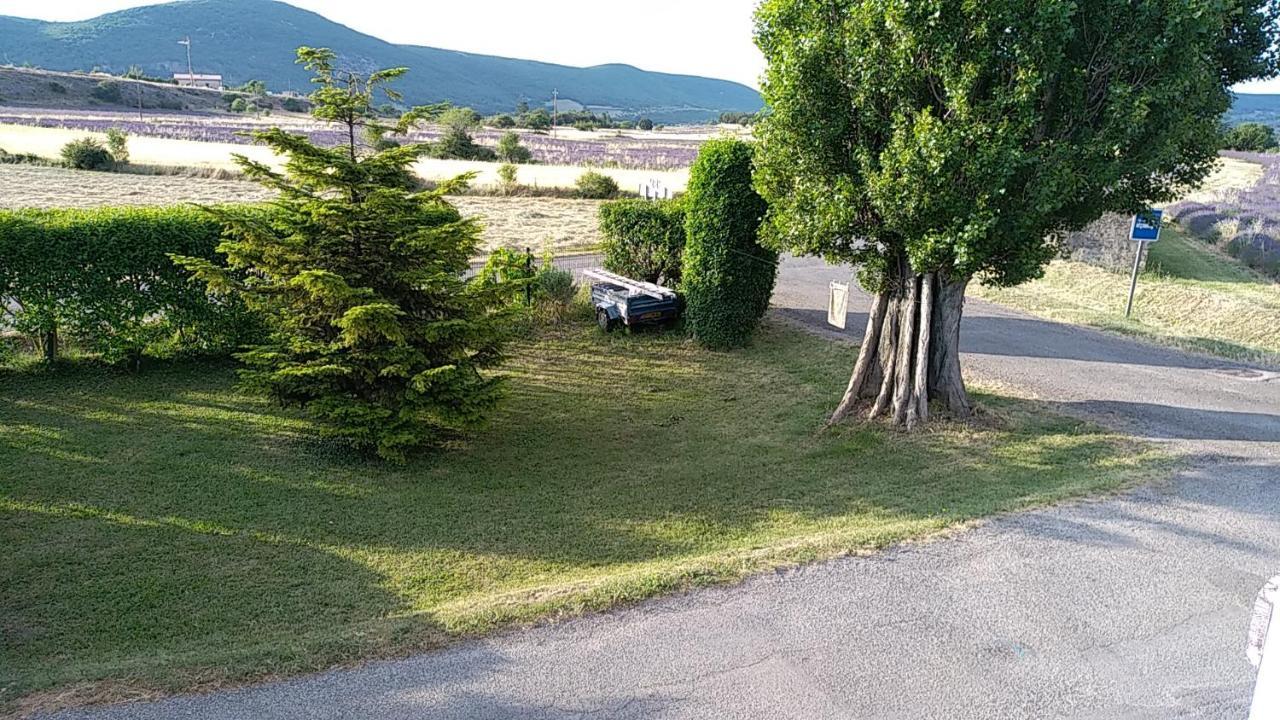 Bed and Breakfast Les Bois Rouges La Rochegiron Exterior foto