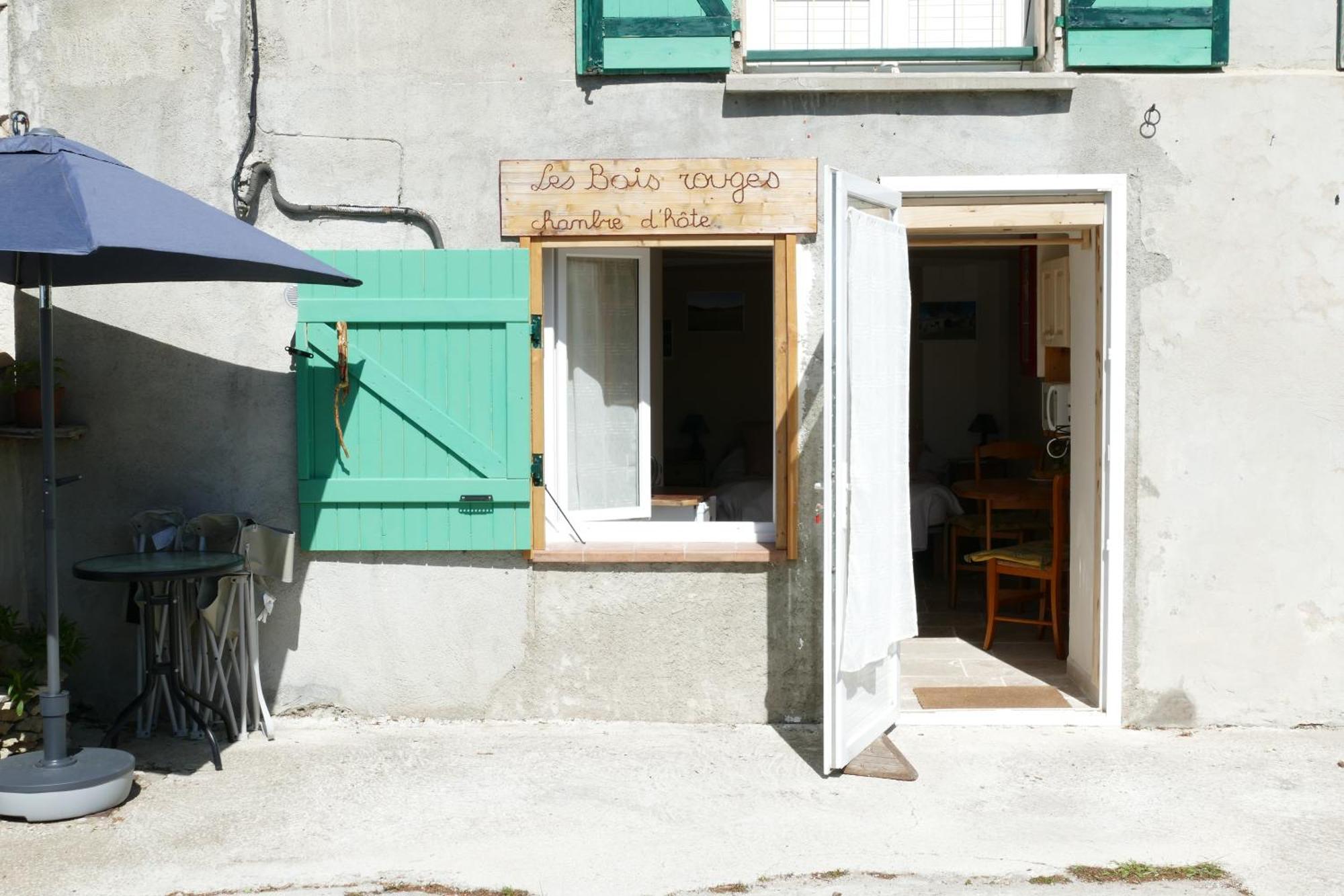 Bed and Breakfast Les Bois Rouges La Rochegiron Exterior foto